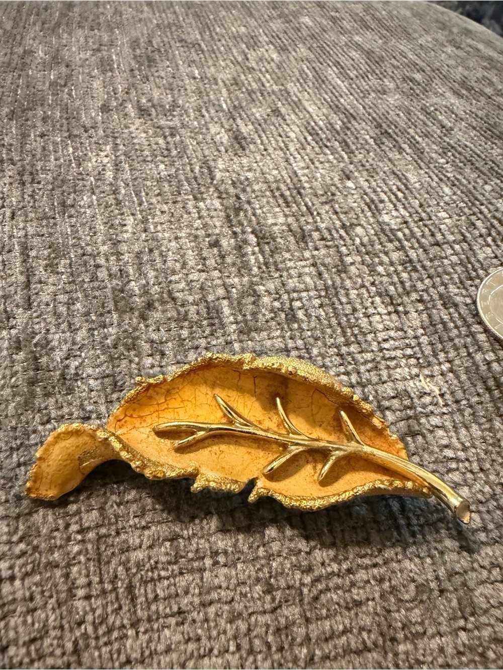 Vintage Signed BSK Gold Tone Leaf Brooch